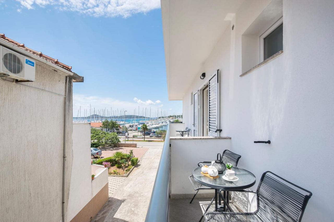 Apartments&Rooms Mara Vodice Buitenkant foto